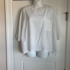 Suzy D White Oversized top with Pocket
